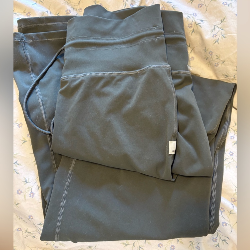 Vuori daily wide leg pants